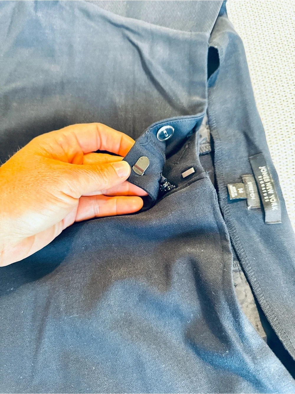 JONES NEW YORK Navy Blue Stretch Trousers Dress Pants — #164 LHP